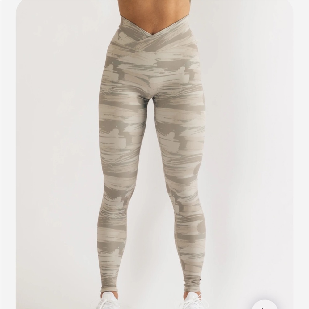 Alphalete Surface Power Camo Legging - Desert